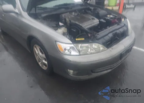 2000 Lexus Es 300 z USA, uszkodzony, nr VIN JT8BF28G2Y0251617